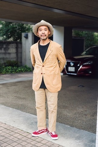 С чем носить розовые низкие кеды мужчине