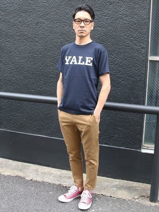 С чем носить розовые низкие кеды мужчине