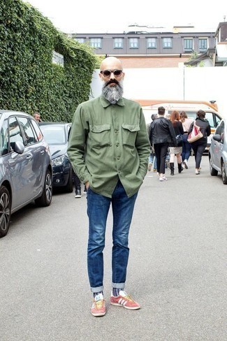 С чем носить розовые низкие кеды мужчине