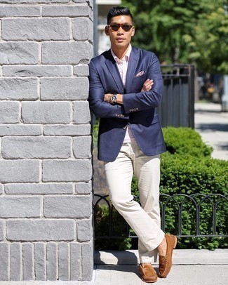 Какие пиджаки носить с розовой футболкой-поло мужчине