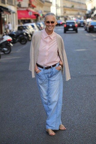 С чем носить розовую рубашку женщине