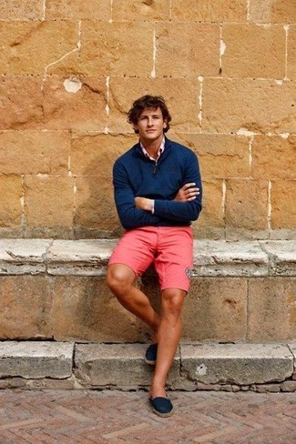 Какие эспадрильи носить с розовыми шортами мужчине