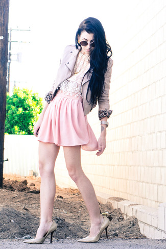 С чем носить розовую короткую юбку-солнце