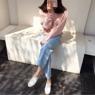 Какие плимсоллы носить с розовым свитшотем женщине