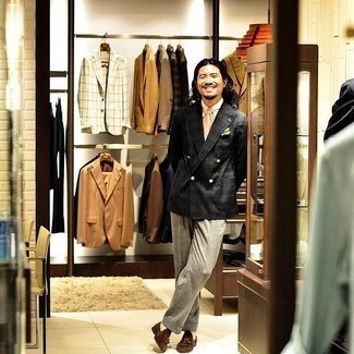 С чем носить розовый галстук мужчине