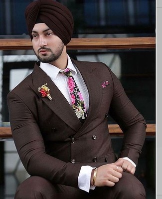 С чем носить розовый галстук мужчине