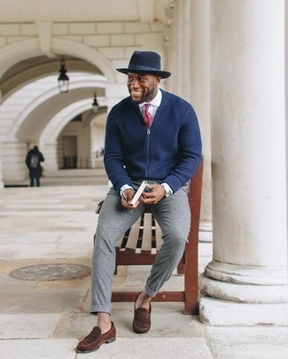 С чем носить розовый галстук мужчине