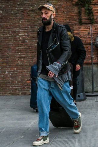 С чем носить бейсболку в шотландскую клетку мужчине