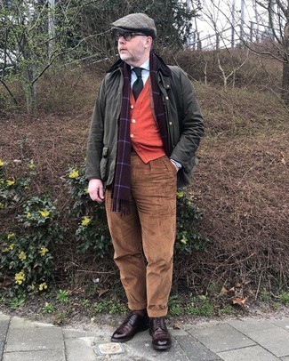 С чем носить кепку в шотландскую клетку мужчине