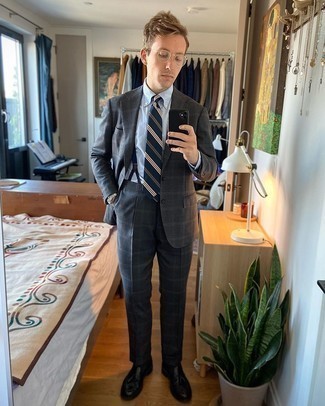 С чем носить костюм в шотландскую клетку