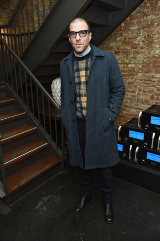 С чем носить свитер в шотландскую клетку мужчине