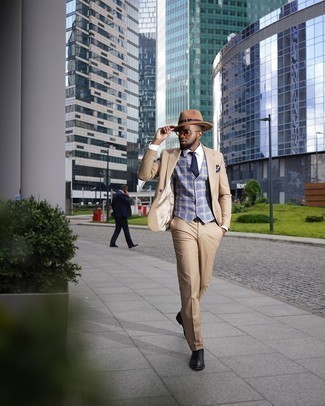 С чем носить жилет в шотландскую клетку