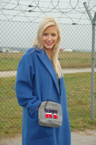 С чем носить кожаную юбку со складками