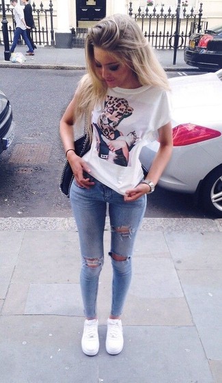 Как носить плимсоллы с футболкой с круглым вырезом женщине