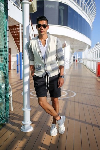 Как носить плимсоллы с футболкой на пуговицах мужчине