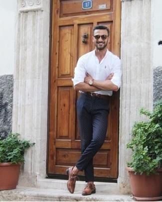 С чем носить брюки чинос в горошек