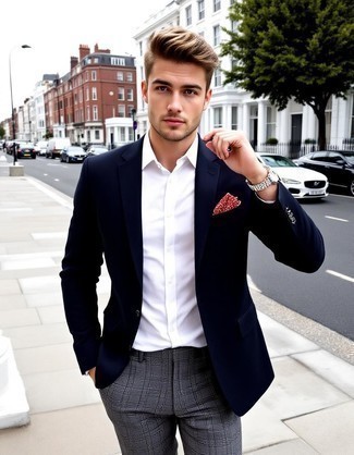 С чем носить нагрудный платок в горошек