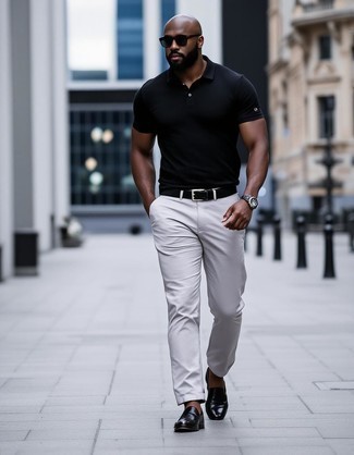 Как носить футболку-поло с брюками чинос