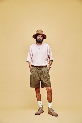 Как носить футболку-поло с ботинками дезертами