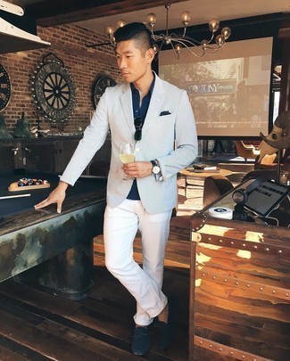 Как носить футболку-поло с мокасинами мужчине