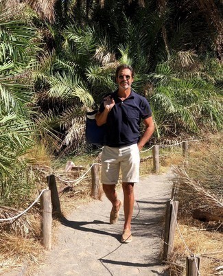 С чем носить футболку-поло за 50 лет мужчине