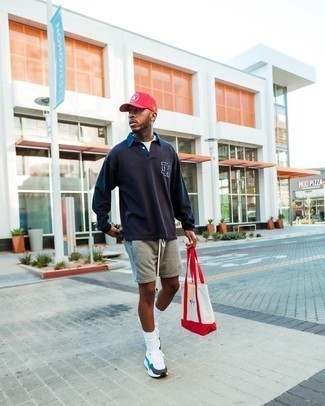 Как носить свитер с воротником поло с шортами мужчине