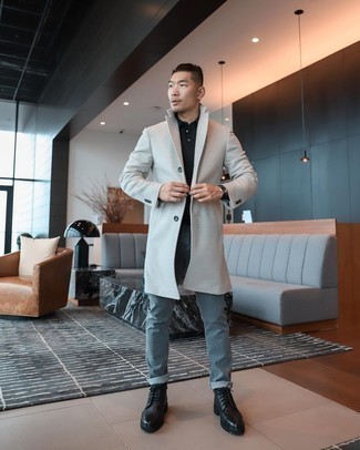 Как носить футболку-поло с длинным пальто