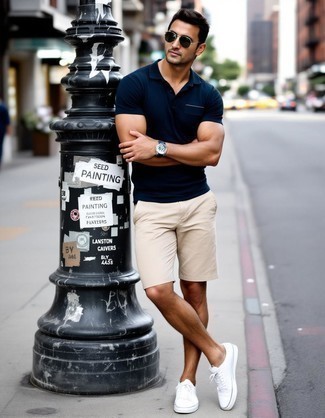 Как носить футболку-поло с шортами мужчине