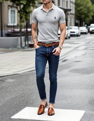 Как носить футболку-поло с зауженными джинсами мужчине