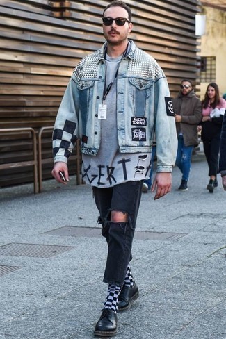 С чем носить джинсовую куртку с принтом мужчине