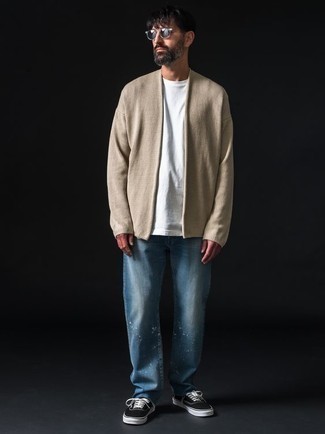 С чем носить джинсы с принтом мужчине