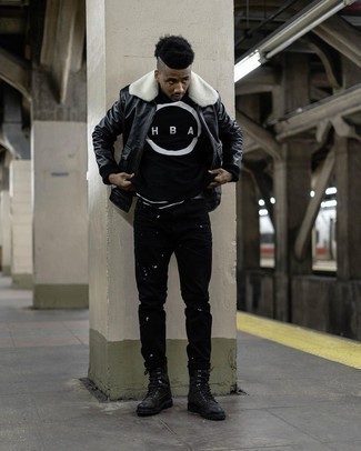 С чем носить джинсы с принтом мужчине