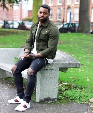 С чем носить кожаные кеды с принтом мужчине