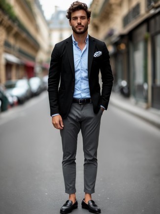 С чем носить нагрудный платок с принтом