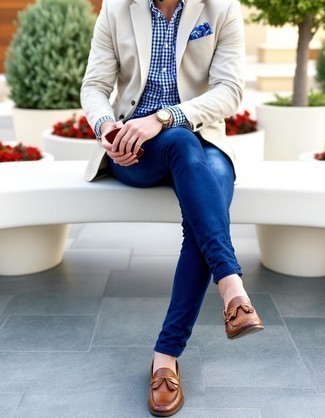 С чем носить нагрудный платок с принтом