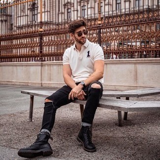 С чем носить футболку-поло с принтом мужчине