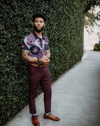 С чем носить футболку-поло с принтом мужчине