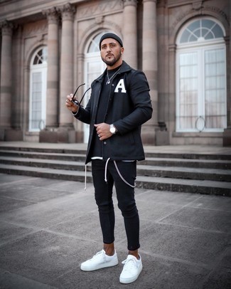 С чем носить куртку-рубашку с принтом мужчине