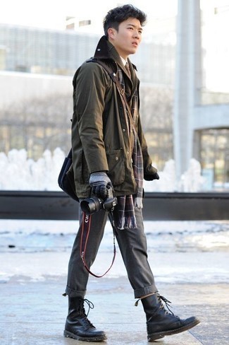 С чем носить шерстяные перчатки с принтом мужчине