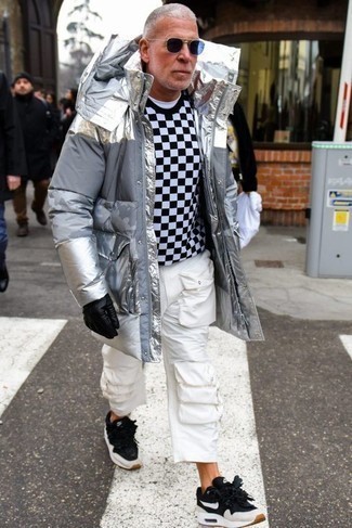 Как носить пуховик с брюками карго