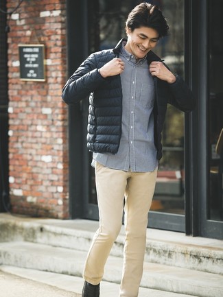 Как носить куртку-пуховик с лоферами мужчине