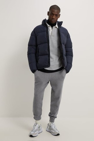 Как носить куртку-пуховик с водолазкой мужчине