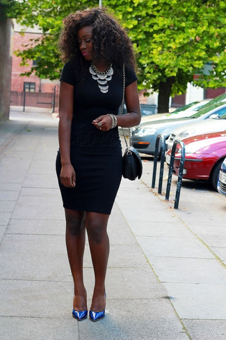 Как носить туфли с облегающим платьем