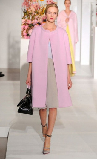 Как носить туфли с платьем прямого кроя