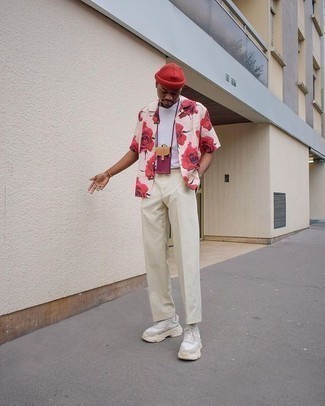 С чем носить пурпурную сумку мужчине