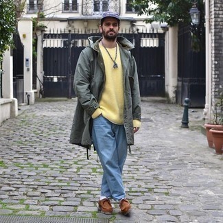 С чем носить пурпурную бейсболку мужчине