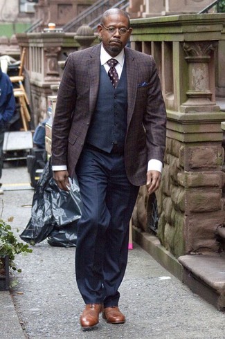 Какие жилеты носить с пурпурным пиджаком