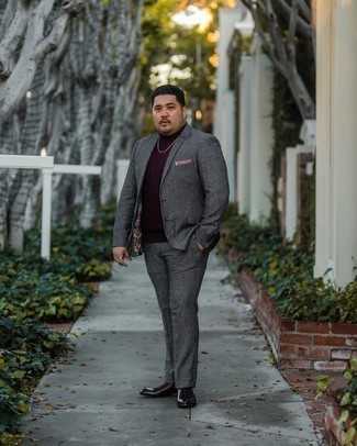 С чем носить пурпурные ботинки мужчине