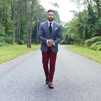 С чем носить пурпурные носки мужчине