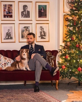 С чем носить пурпурные носки мужчине